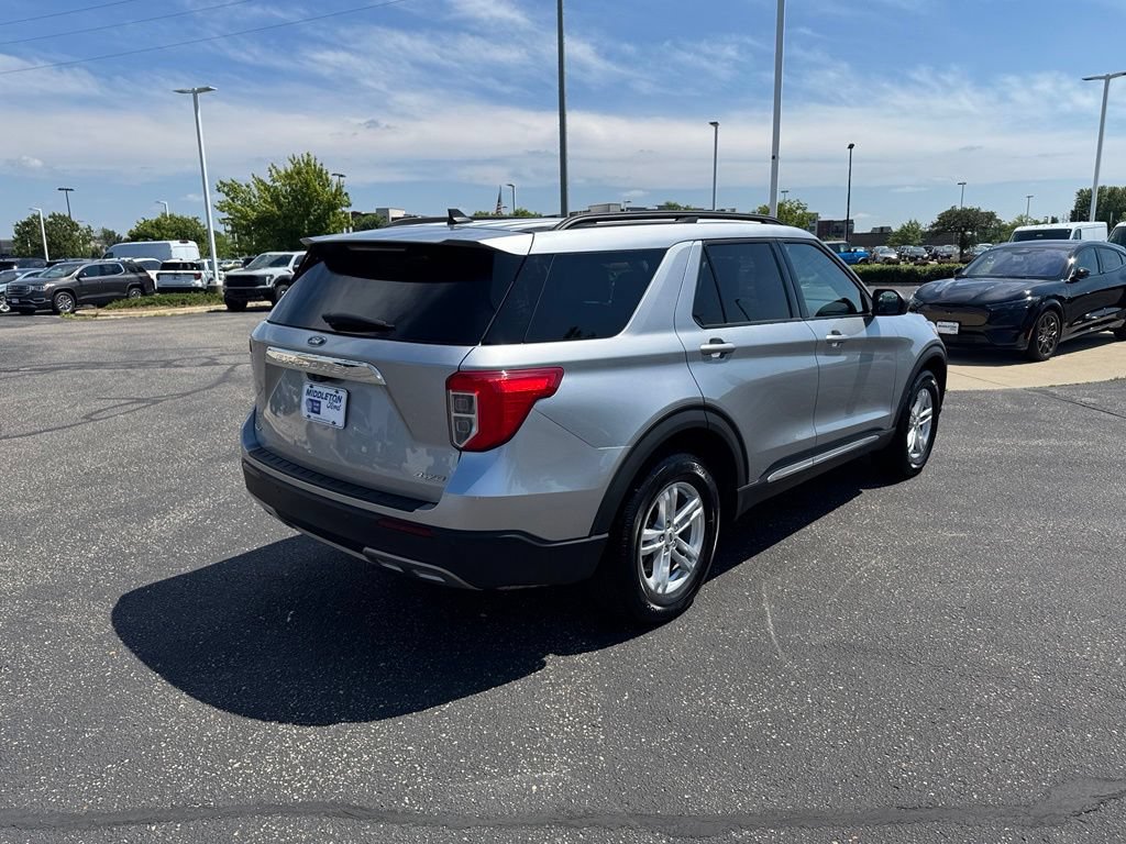 Certified 2024 Ford Explorer XLT w/ Equipment Group 202A AWD/4WD image 3