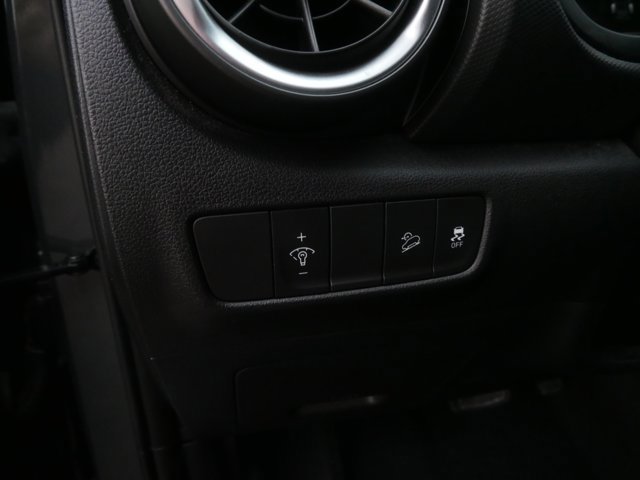 Used 2023 Hyundai Kona Limited image 17