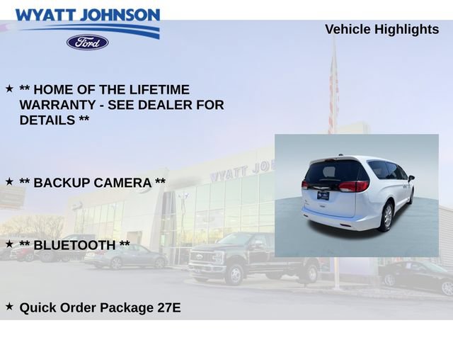 Used 2023 Chrysler Voyager LX FWD image 5