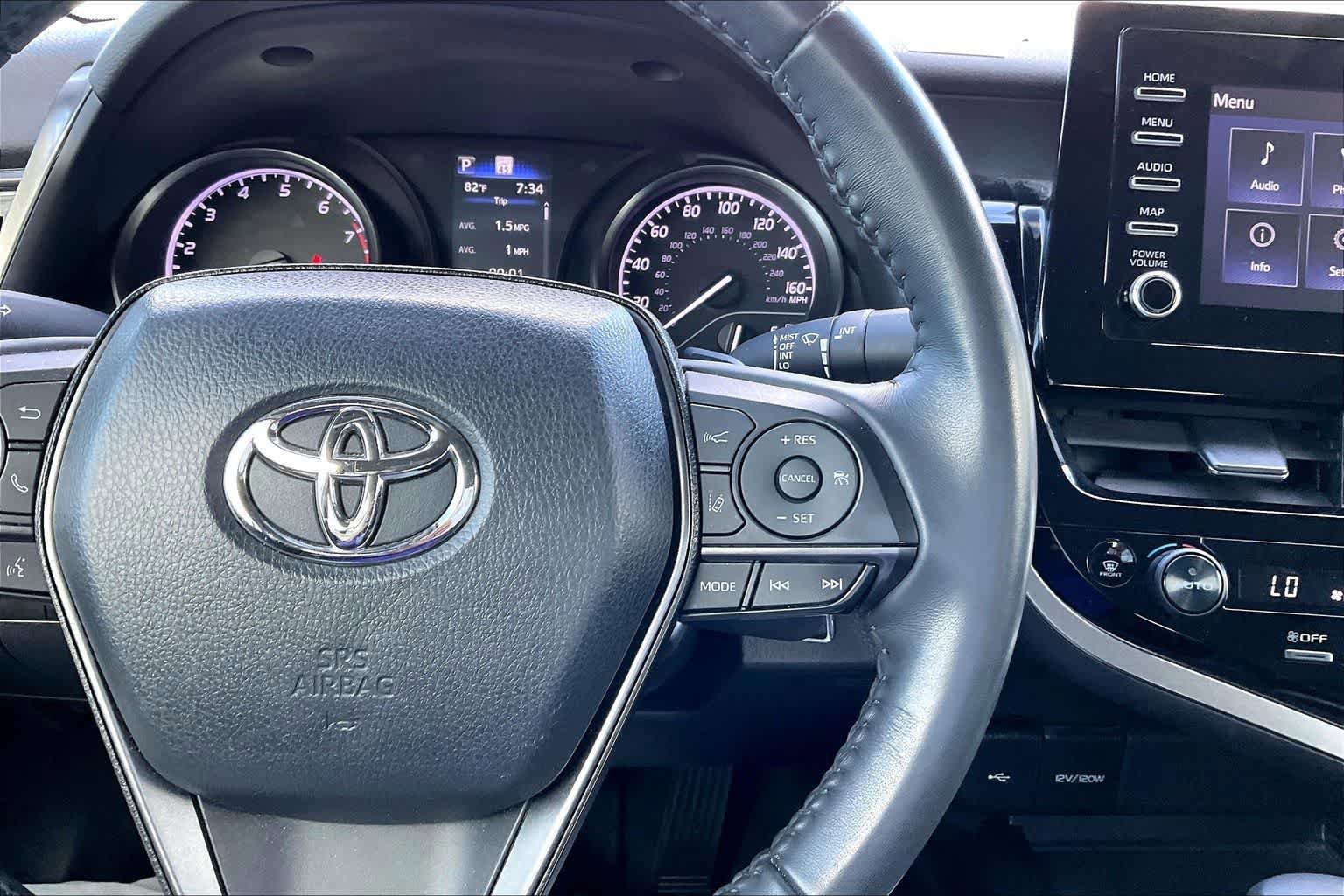 Used 2022 Toyota Camry SE FWD image 25