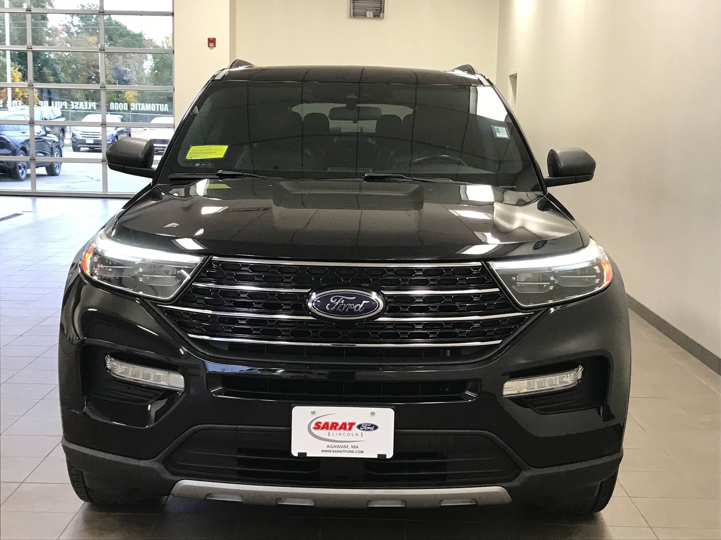 Certified 2020 Ford Explorer XLT w/ Equipment Group 202A AWD/4WD image 3
