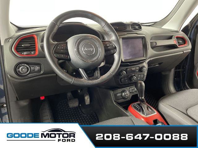 Used 2022 Jeep Renegade Trailhawk AWD/4WD image 8