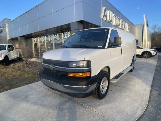 Used 2024 Chevrolet Express 2500 Work Van w/ Driver Convenience Package image 4