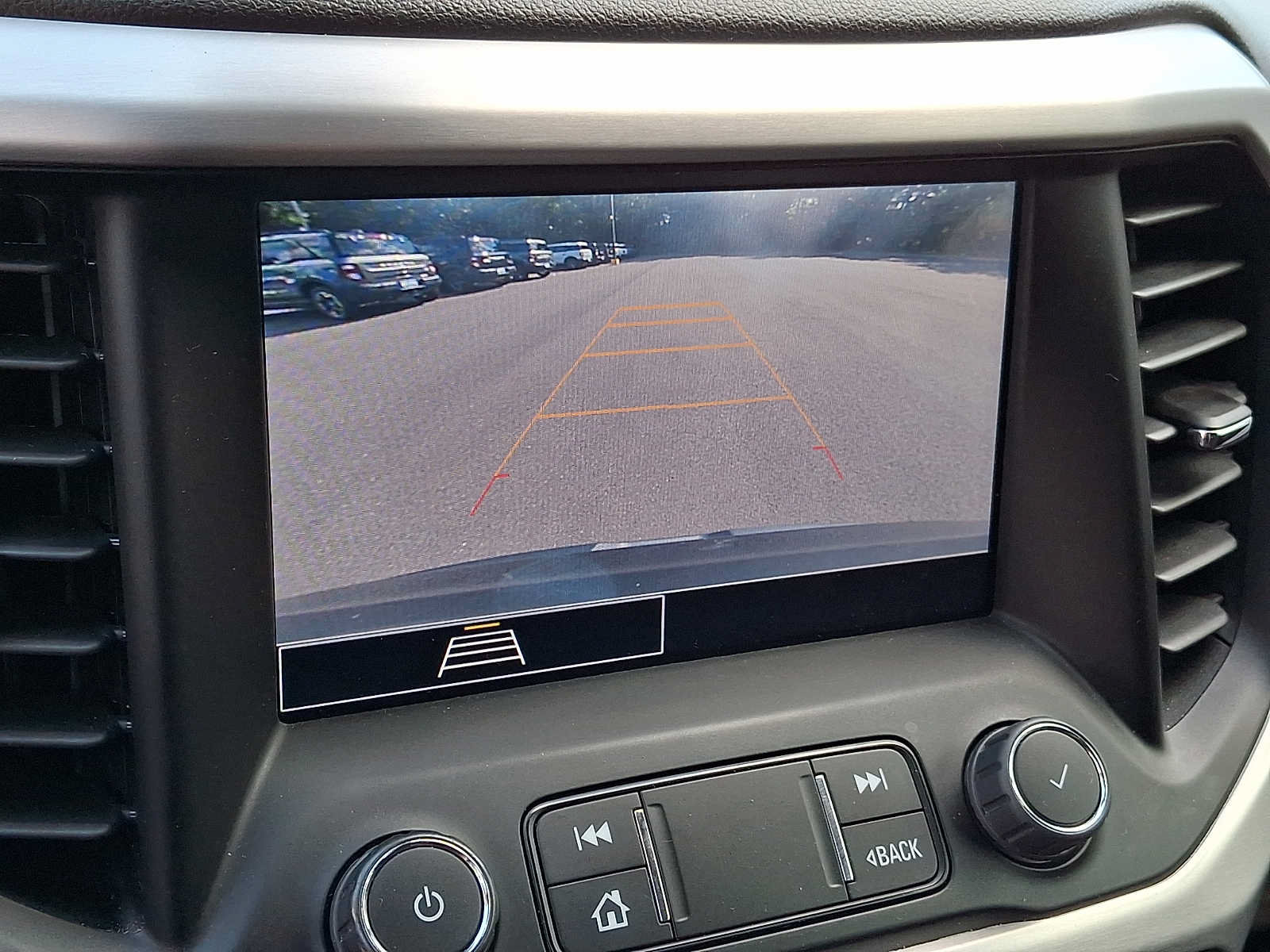 Used 2023 GMC Acadia SLE AWD/4WD image 18