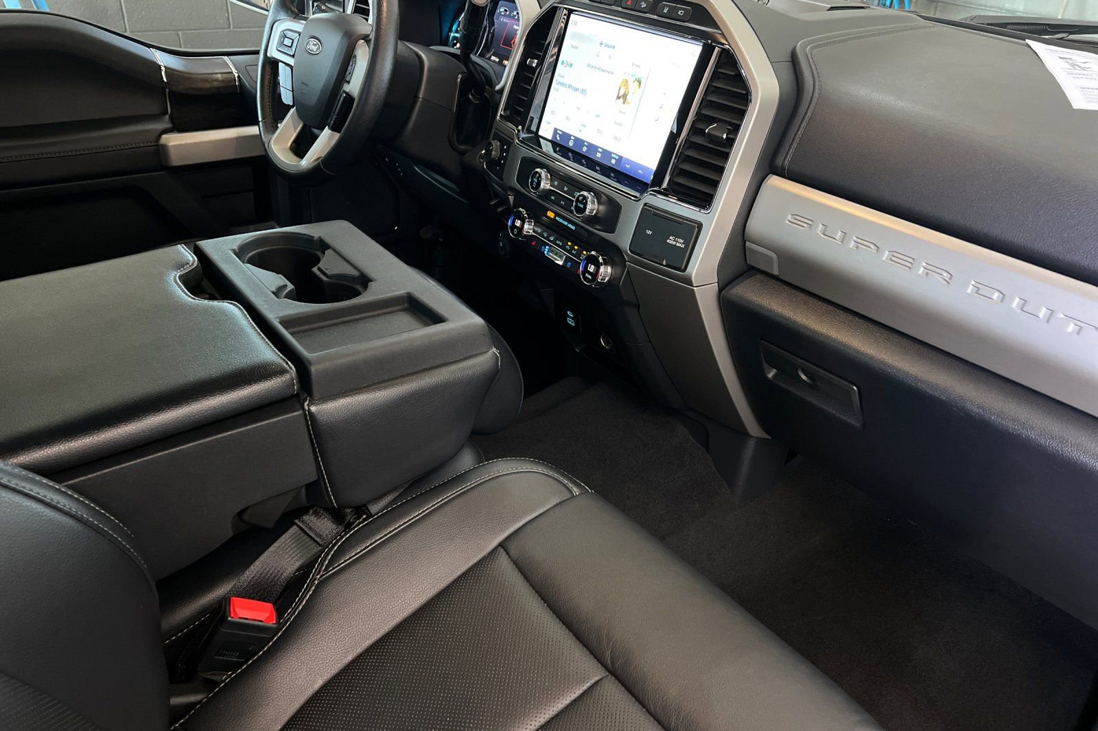Certified 2022 Ford F250 Lariat w/ Black Appearance Package AWD/4WD image 15