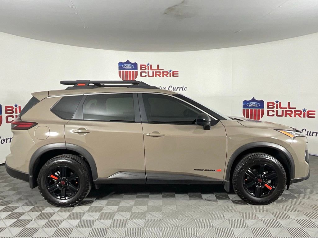 Used 2025 Nissan Rogue SV AWD/4WD image 6