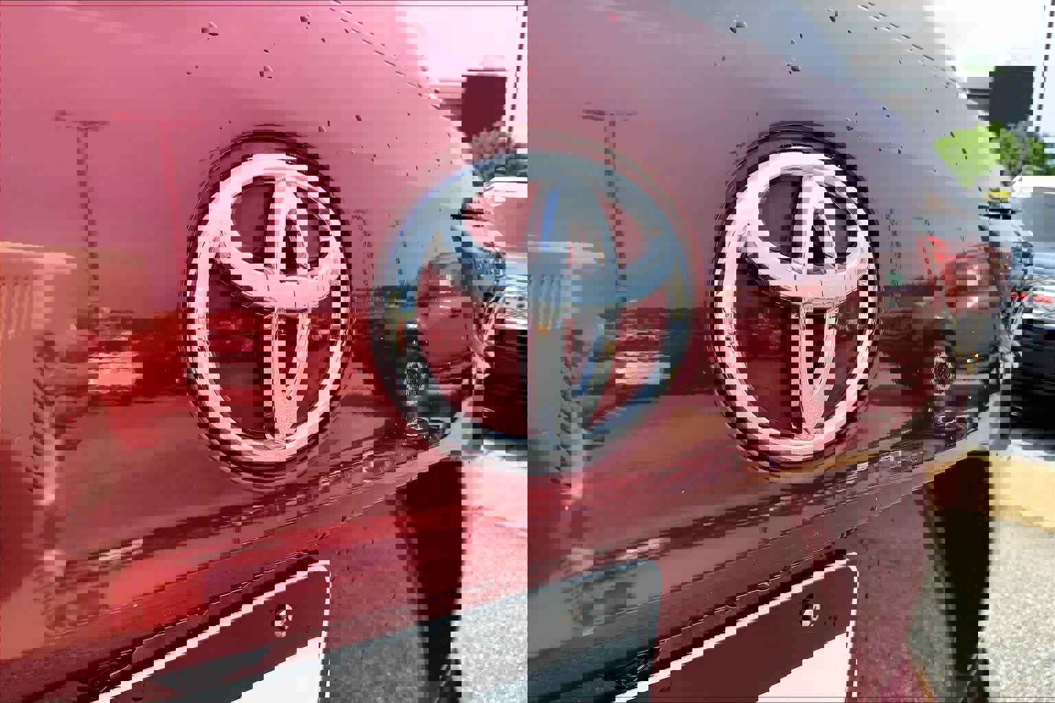 Used 2021 Toyota Highlander XLE FWD image 31