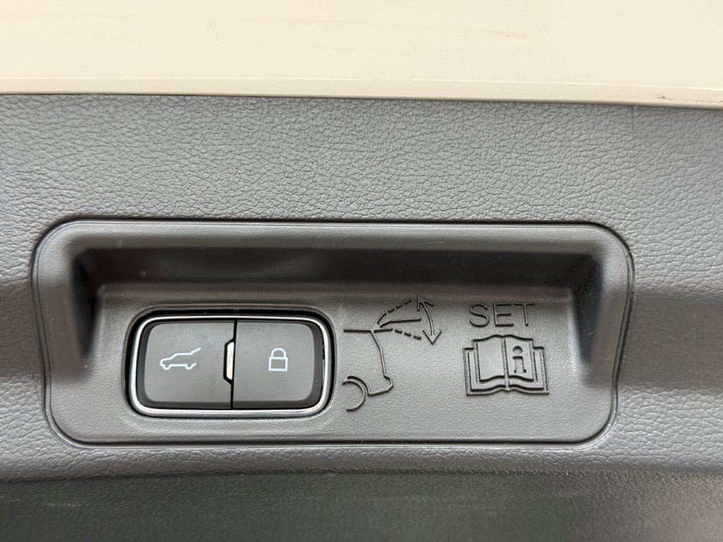 Certified 2025 Ford Explorer ST-Line w/ ST-Line Street Pack image 21