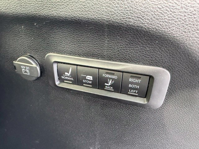 Used 2020 Chrysler Pacifica Limited w/ S Appearance Package FWD image 39