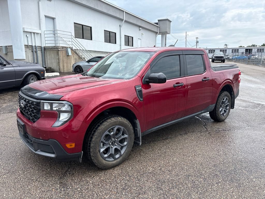 Certified 2025 Ford Maverick XLT w/ XLT Luxury Package FWD image 3