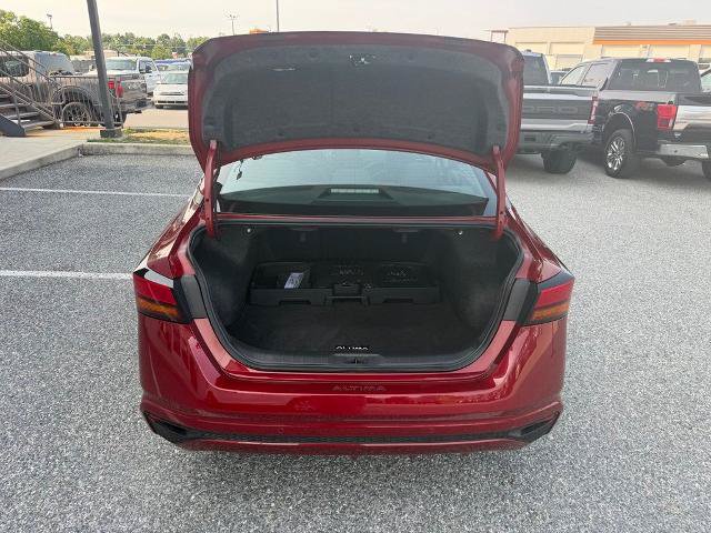 Used 2024 Nissan Altima 2.5 SV AWD/4WD image 9
