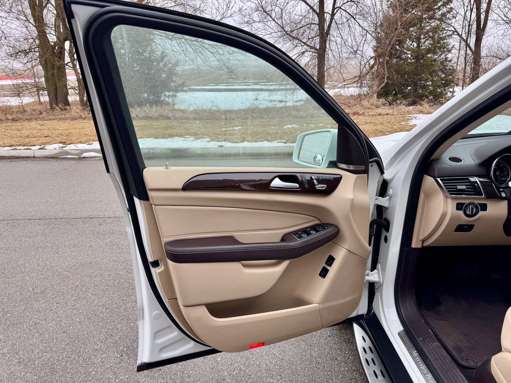 Used 2018 Mercedes-Benz GLS 450 4MATIC image 16