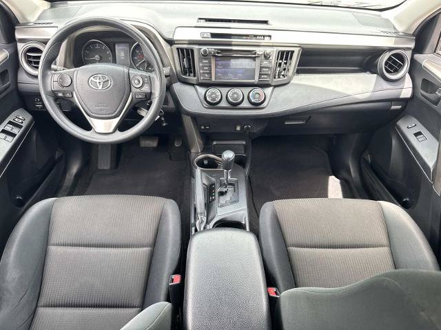 Used 2018 Toyota RAV4 LE FWD image 16