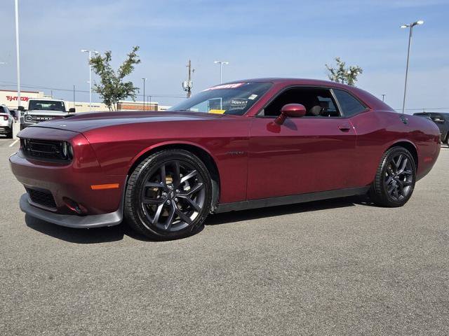 Used 2022 Dodge Challenger R/T w/ Blacktop Package RWD image 2