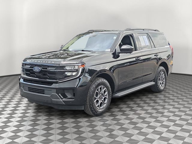 Certified 2025 Ford Expedition Active RWD image 3