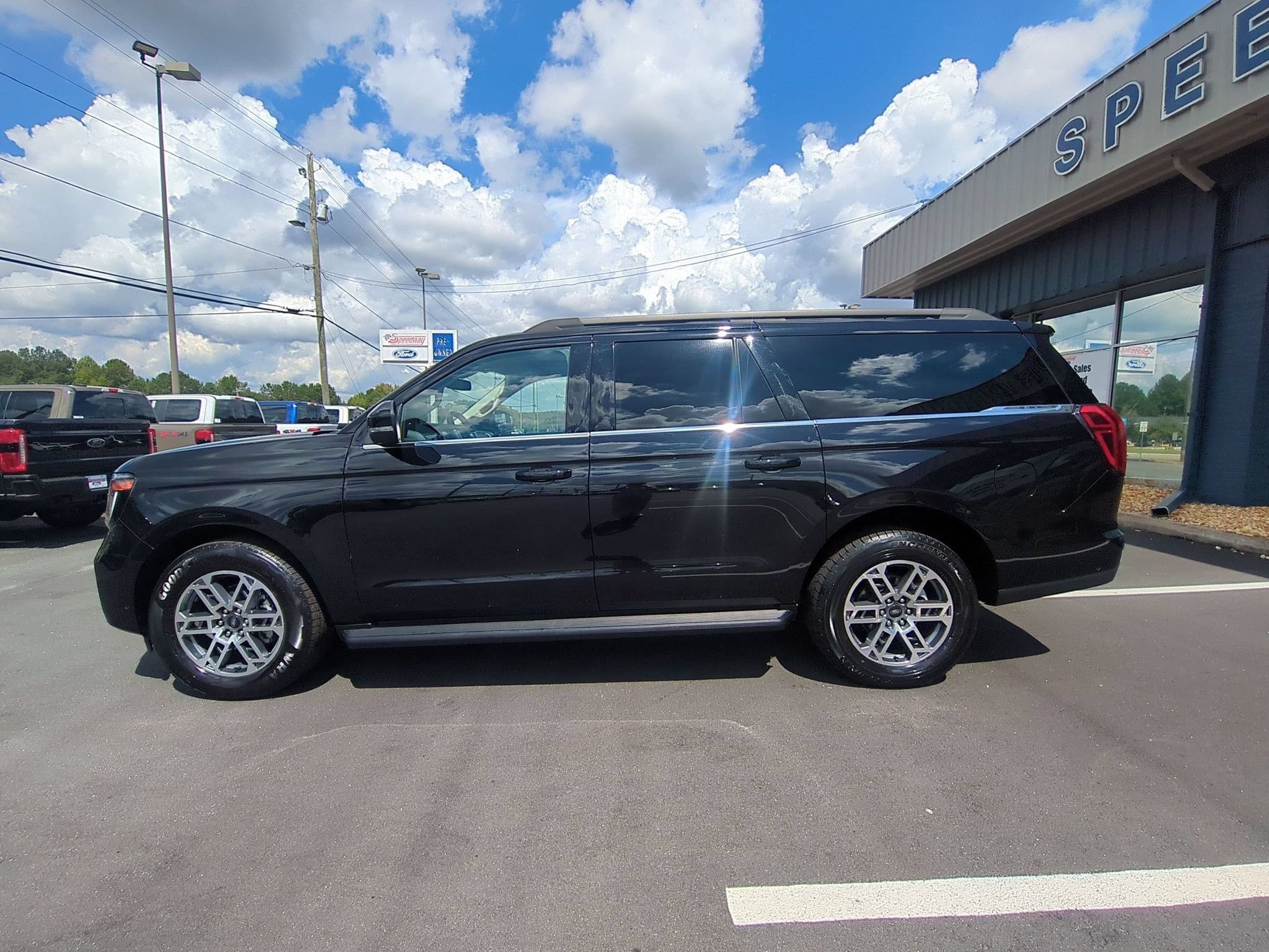 Certified 2025 Ford Expedition Max Active RWD image 10