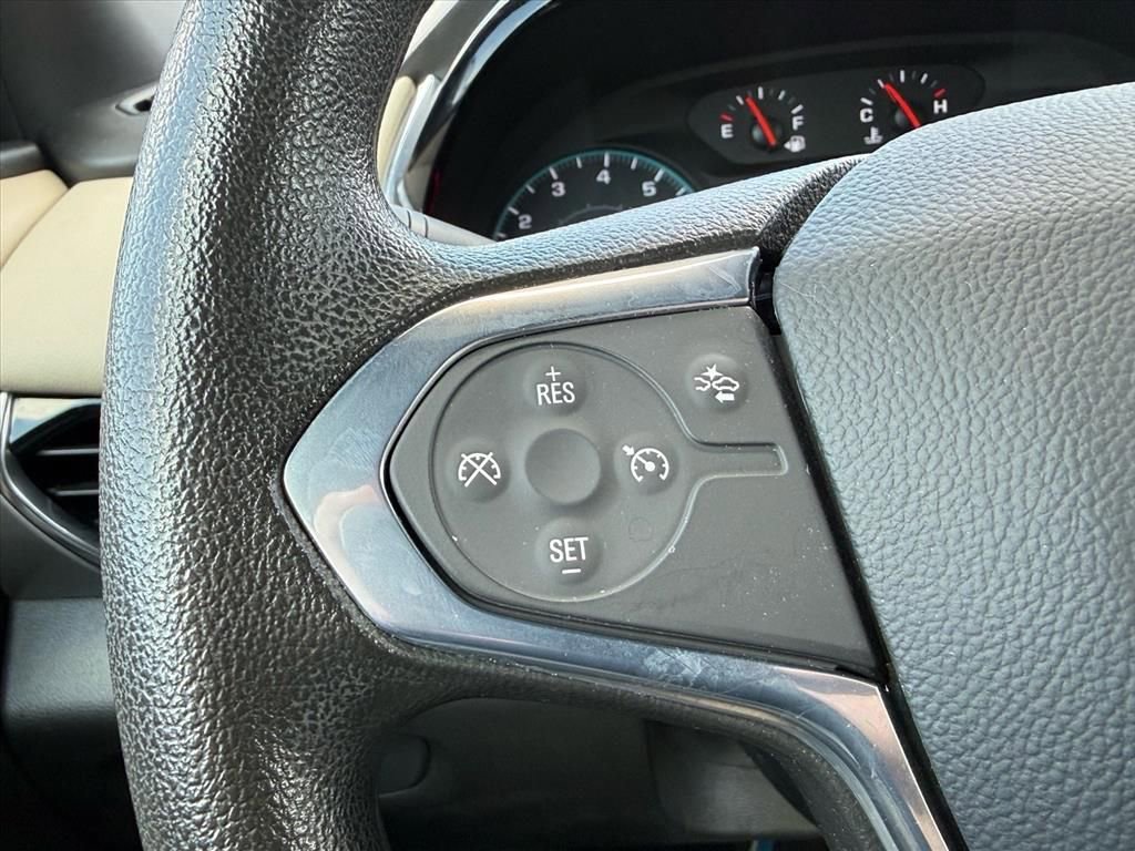 Used 2022 Chevrolet Traverse LS image 21