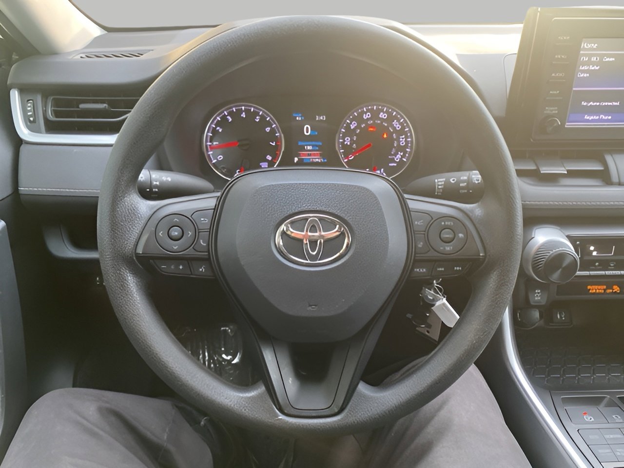 Used 2019 Toyota RAV4 LE image 11