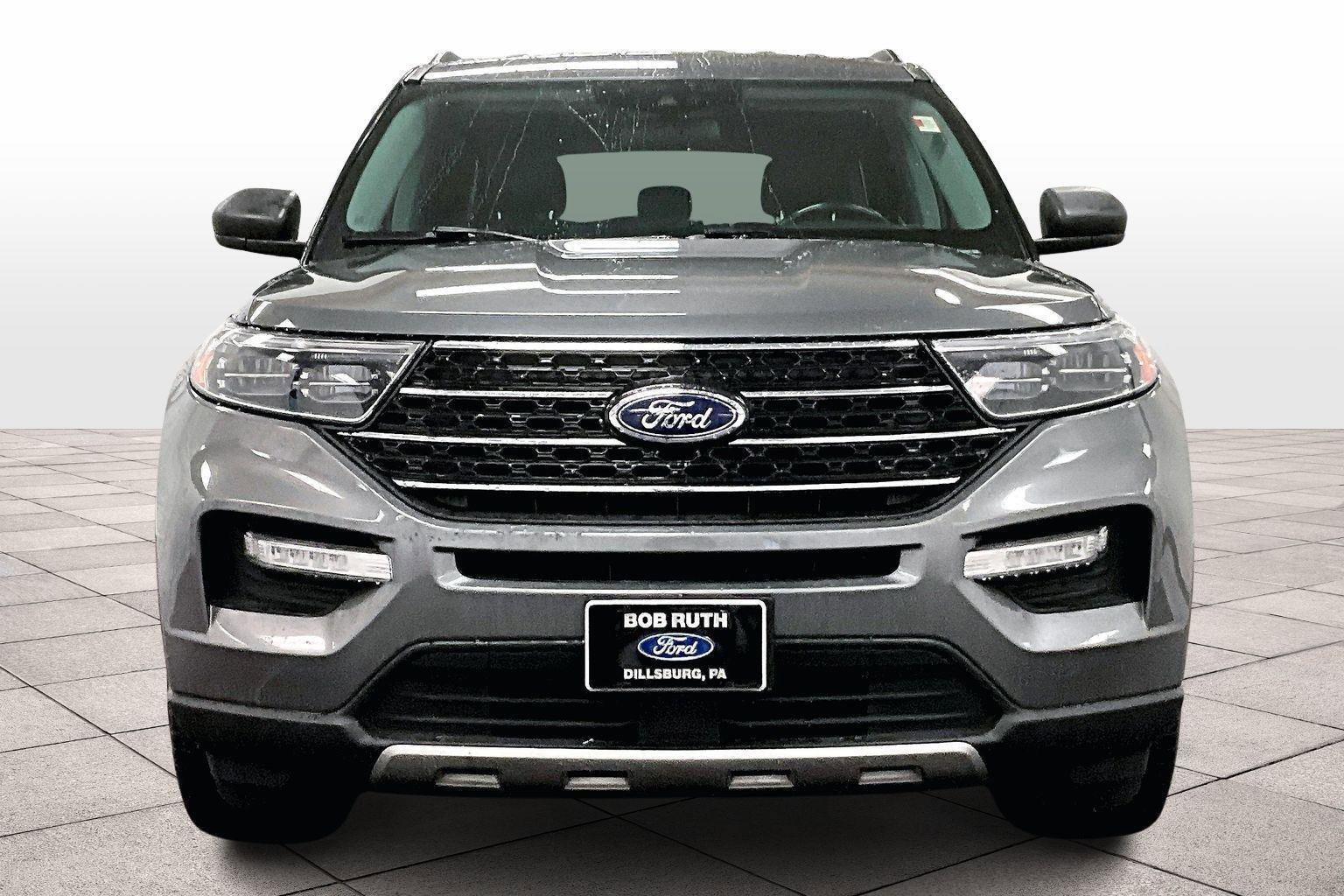 Certified 2022 Ford Explorer XLT w/ Equipment Group 202A image 6