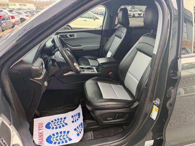 Certified 2022 Ford Explorer XLT w/ Equipment Group 202A image 10