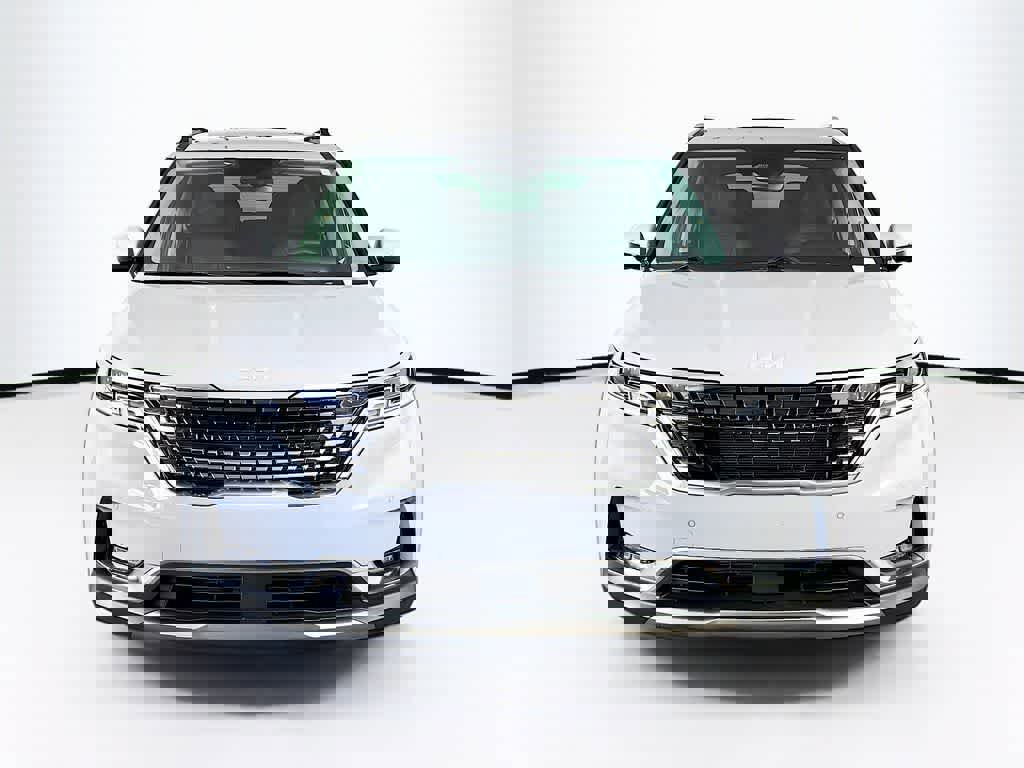 Used 2023 Kia Carnival SX Prestige image 8