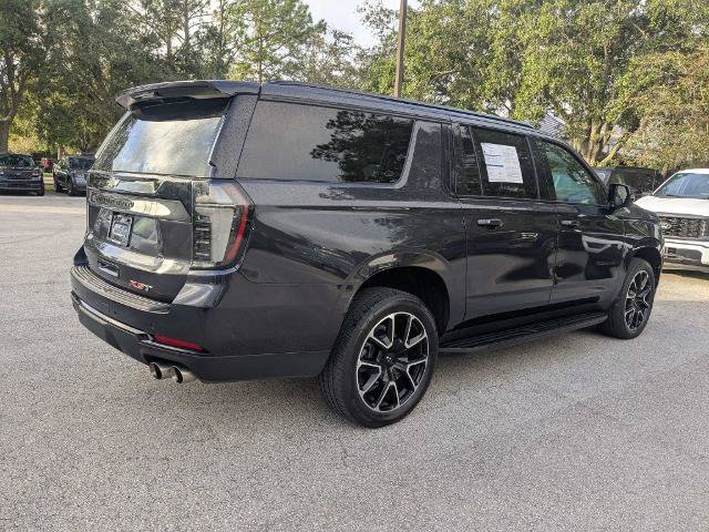 Used 2025 Chevrolet Suburban RST w/ Comfort Package AWD/4WD image 4