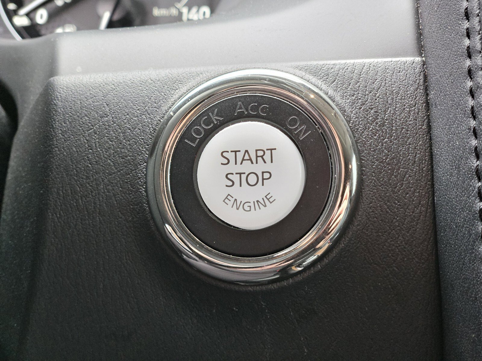 Used 2022 Nissan Armada SL w/ Captain's Chairs Package image 24