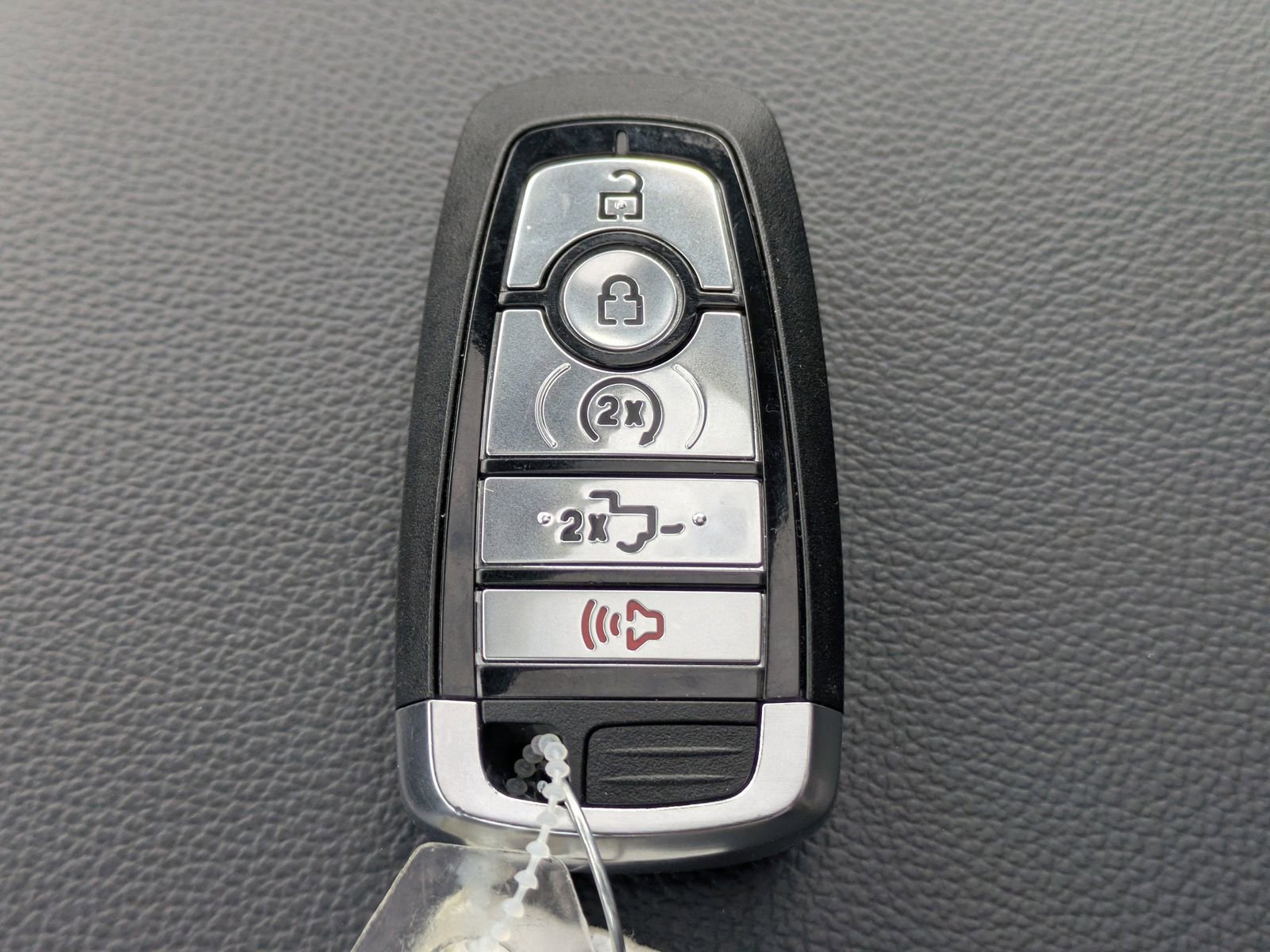 Certified 2026 Ford F250 Lariat w/ Black Appearance Package image 30