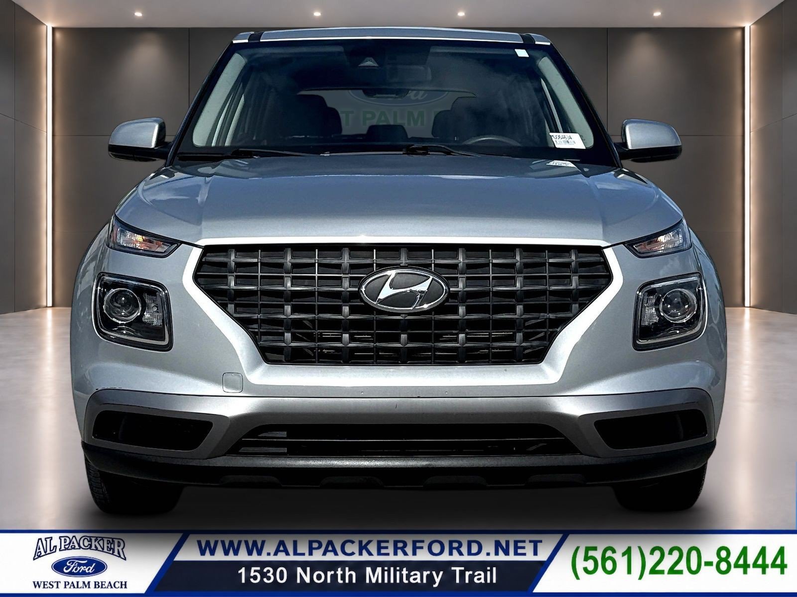 Used 2021 Hyundai Venue SE FWD image 2