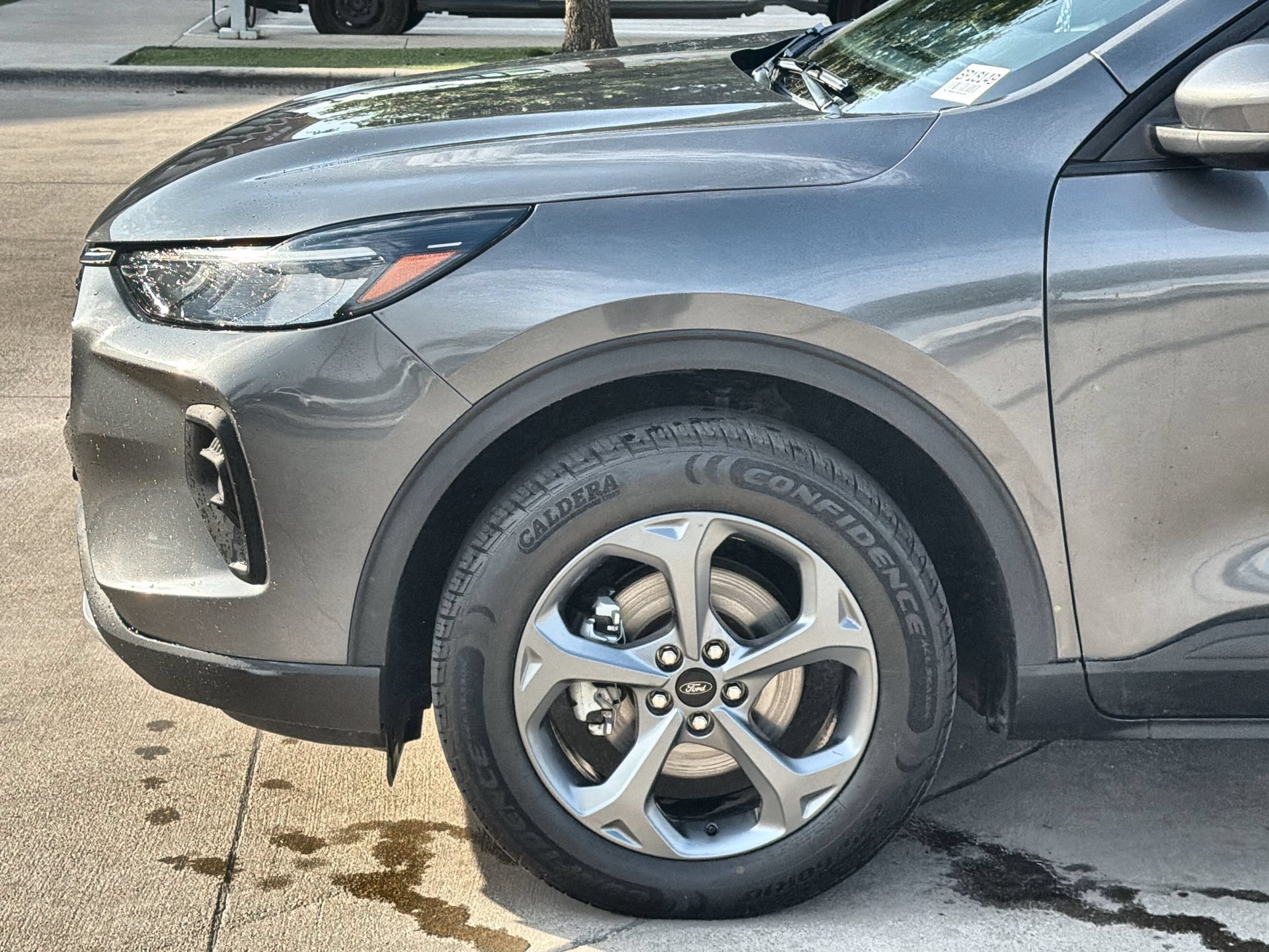 Certified 2025 Ford Escape ST-Line Select AWD/4WD image 10