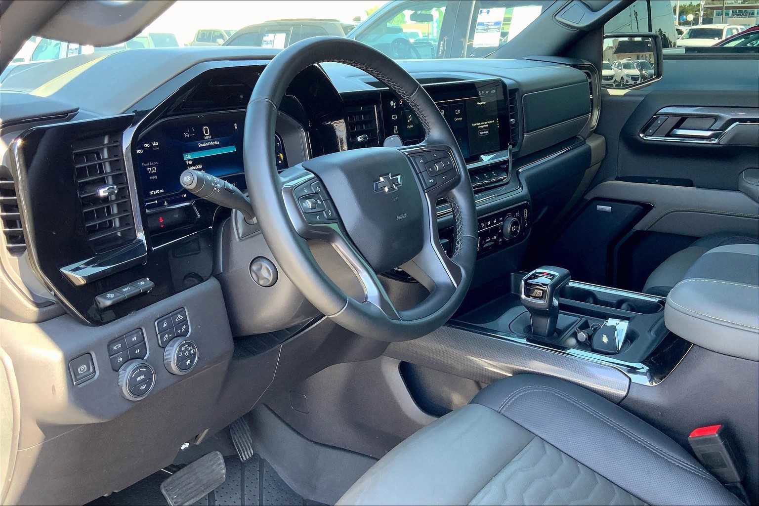 Used 2024 Chevrolet Silverado 1500 ZR2 w/ Technology Package image 17