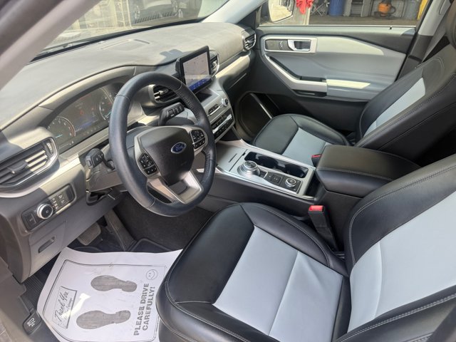 Certified 2022 Ford Explorer XLT w/ Equipment Group 202A AWD/4WD image 22