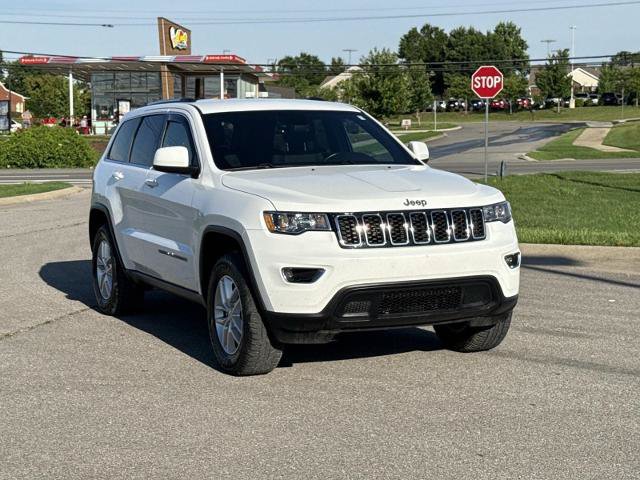 Used 2017 Jeep Grand Cherokee Laredo w/ Quick Order Package 23E AWD/4WD image 3