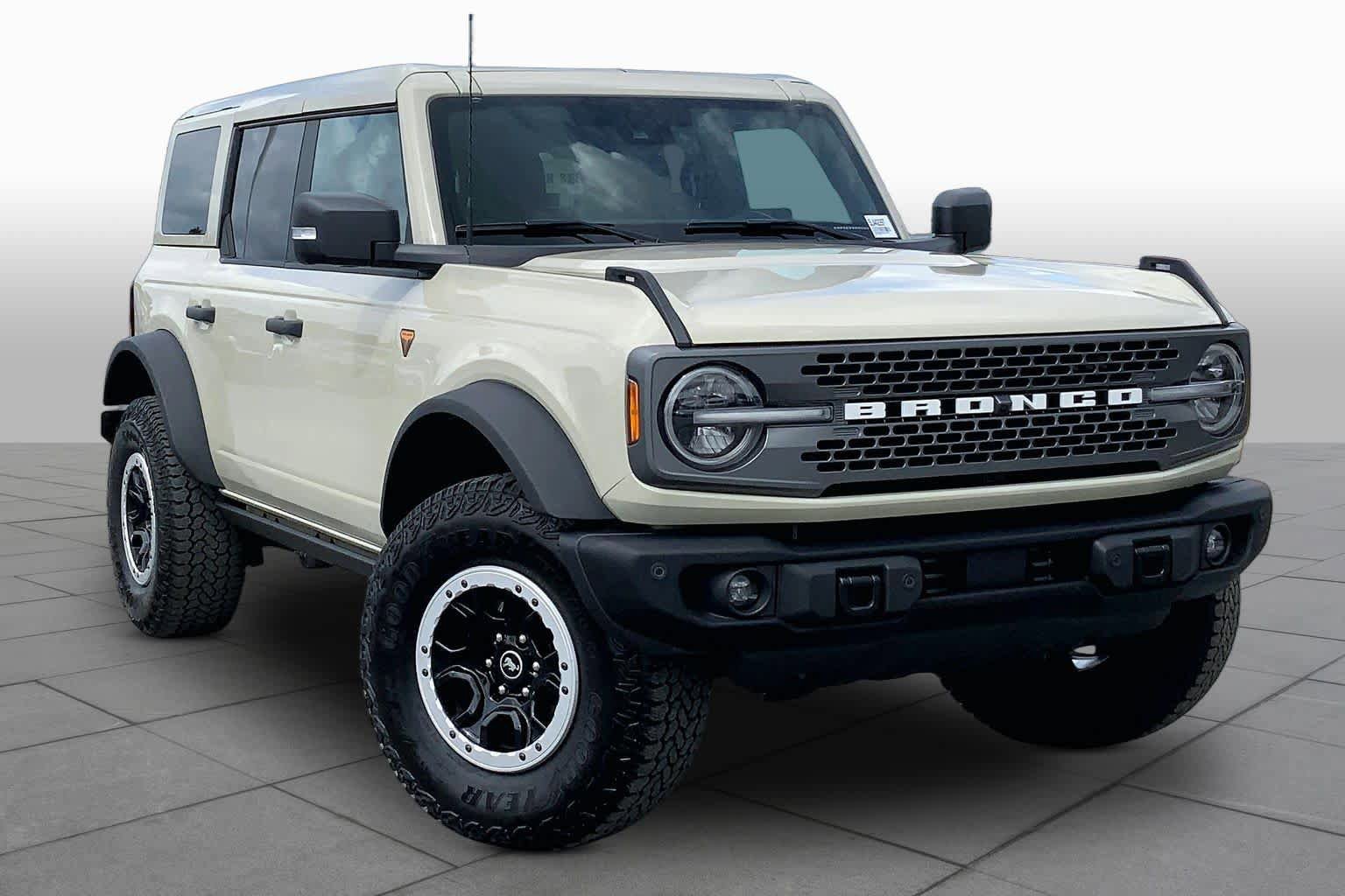 Certified 2025 Ford Bronco Badlands AWD/4WD image 4
