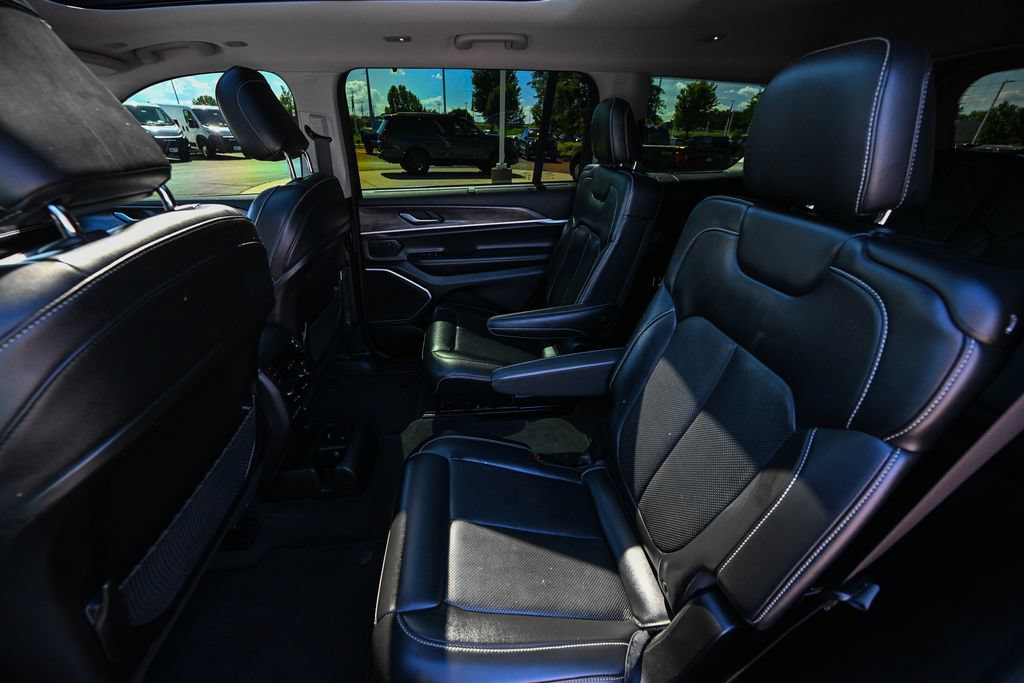 Used 2022 Jeep Grand Cherokee L Limited w/ Luxury Tech Group II AWD/4WD image 23