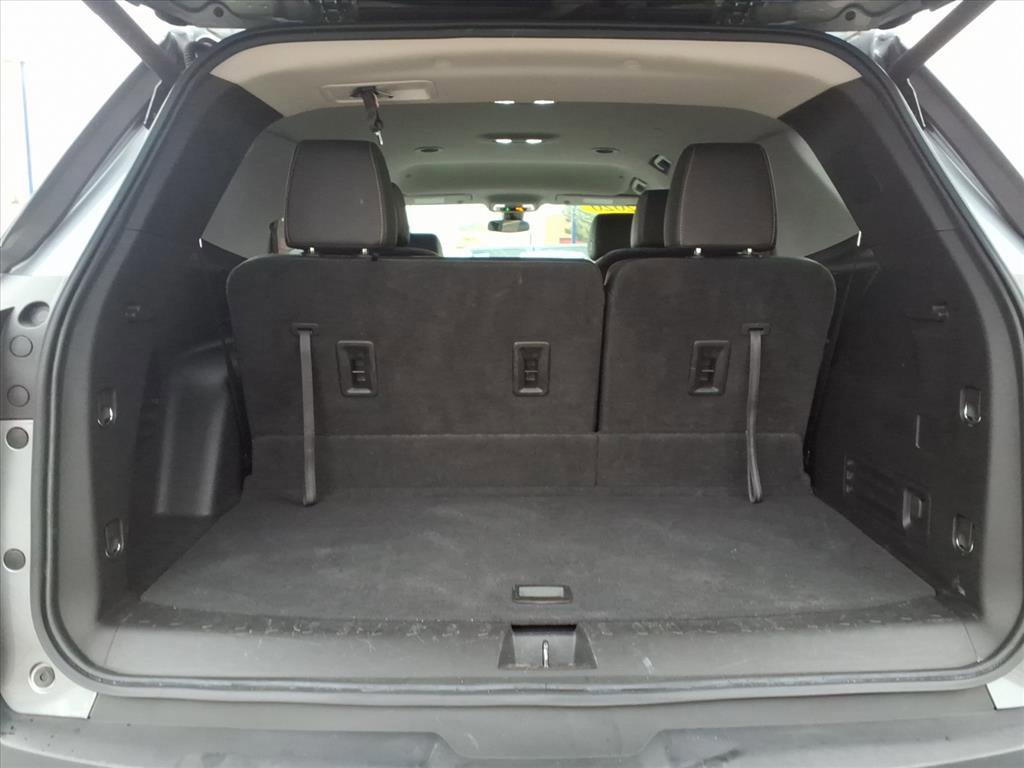 Used 2020 Chevrolet Traverse LT w/ LPO, Blackout Package image 10