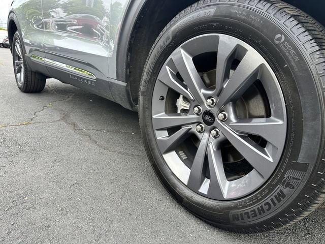 Certified 2025 Ford Explorer Active w/ Active Comfort Package AWD/4WD image 11