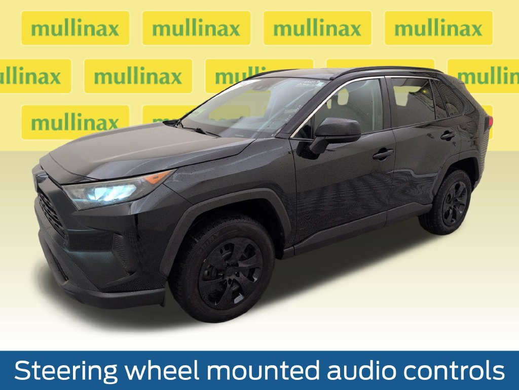Used 2020 Toyota RAV4 LE FWD image 11