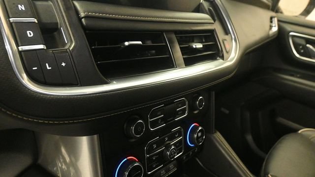 Used 2023 Chevrolet Suburban Premier AWD/4WD image 18