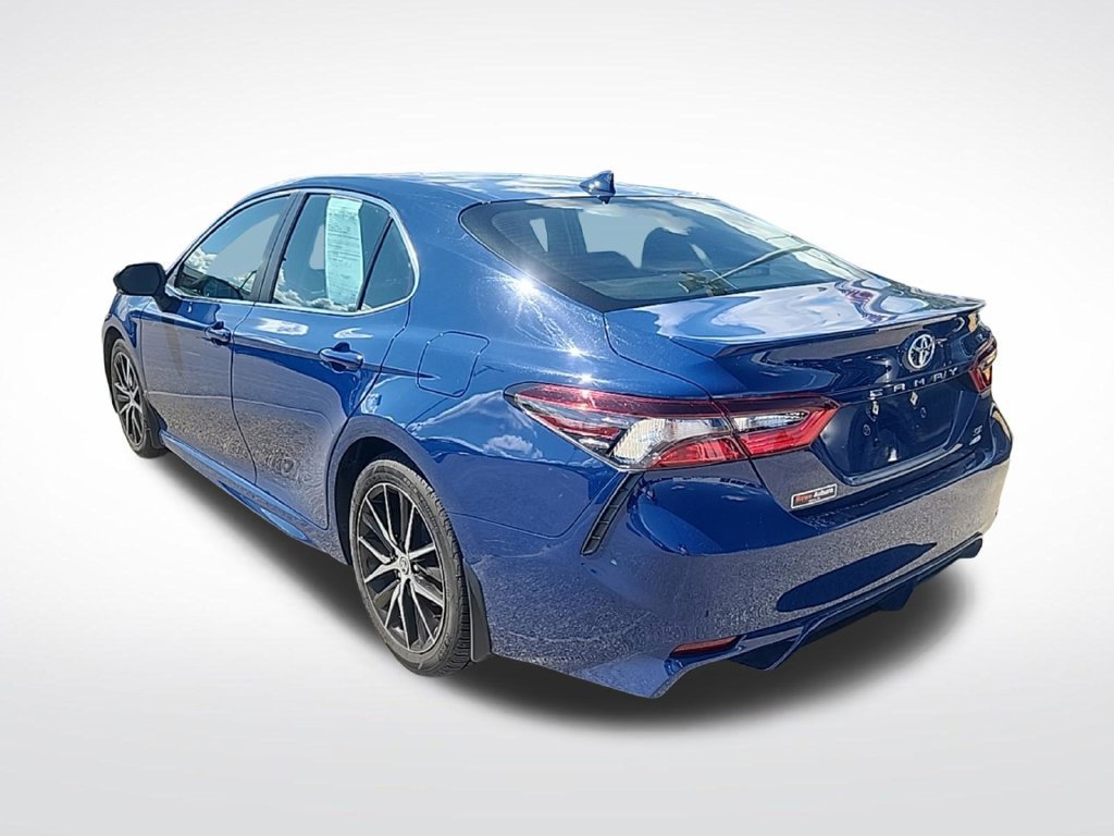 Used 2023 Toyota Camry SE w/ Cold Weather Package AWD/4WD image 5