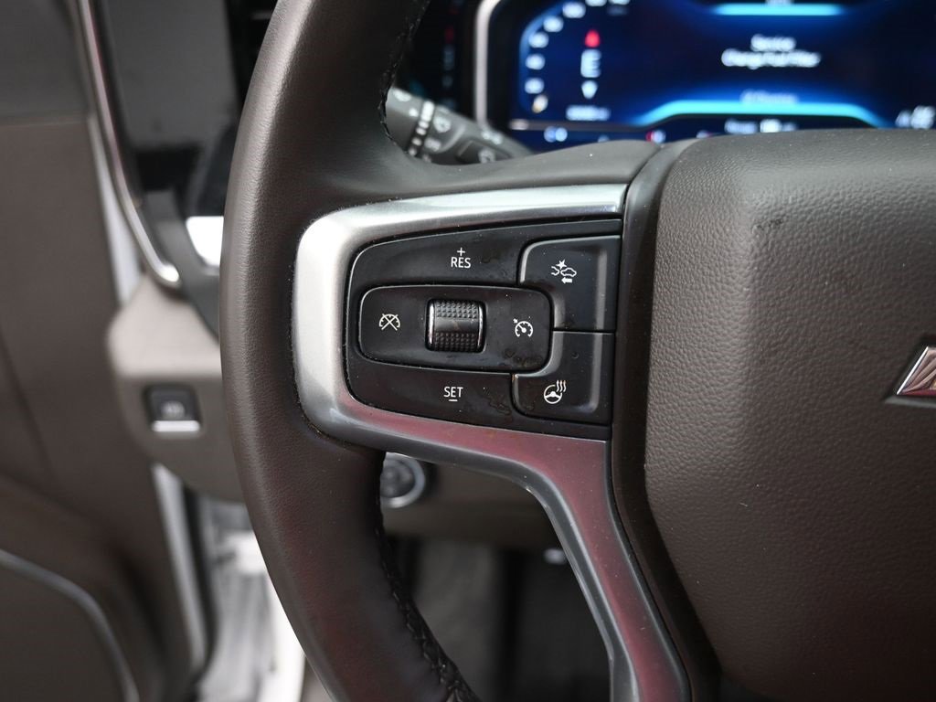 Used 2025 Chevrolet Silverado 3500 LTZ w/ LTZ Convenience Package image 7