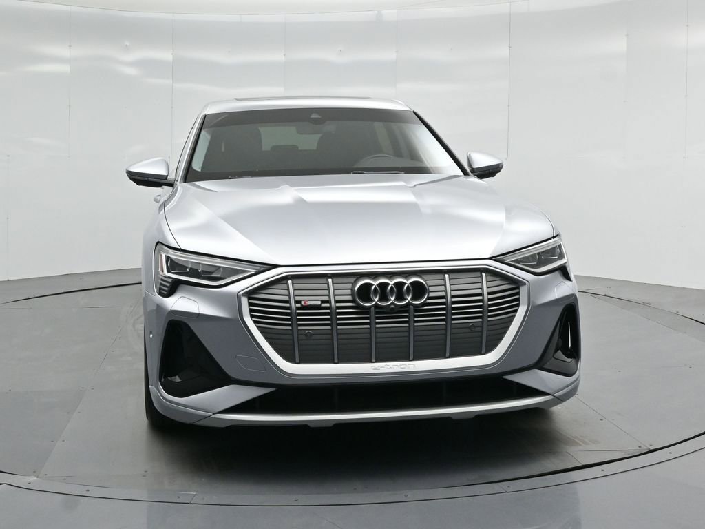 Used 2022 Audi e-tron Premium Plus image 25