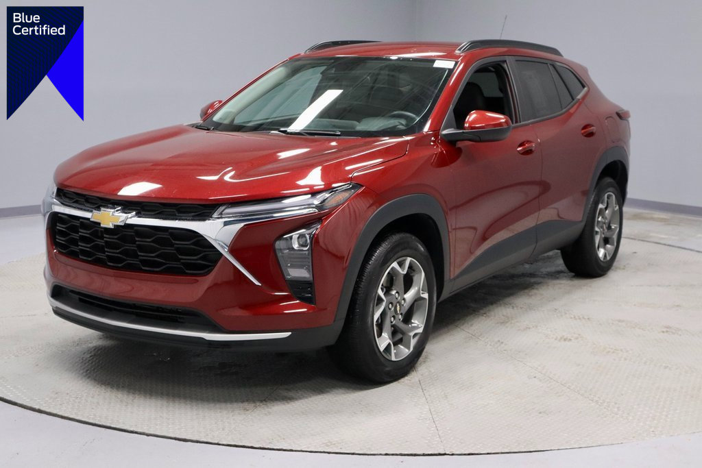 Used 2024 Chevrolet Trax LT w/ Driver Confidence Package image 1