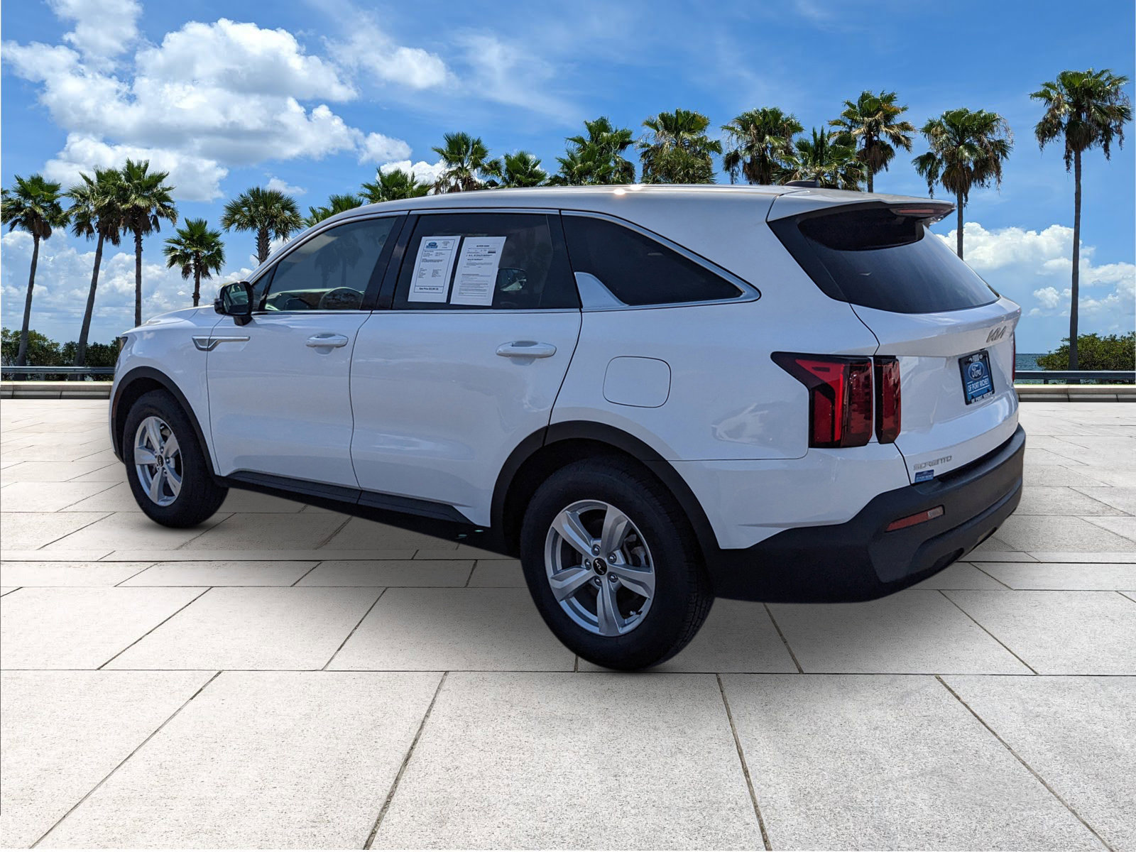 Used 2023 Kia Sorento LX image 6