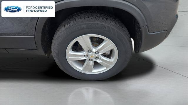 Used 2022 Chevrolet Trax LT w/ LT Convenience Package AWD/4WD image 31