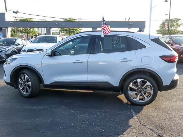 Certified 2025 Ford Escape Platinum AWD/4WD image 4