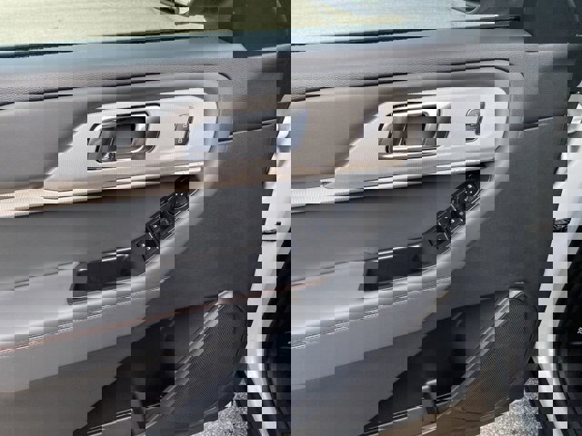 Certified 2025 Ford Explorer Active image 11