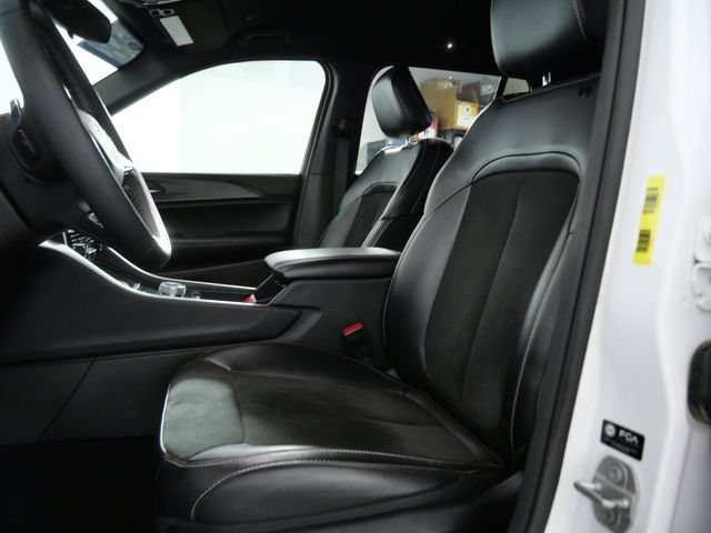 Used 2024 Jeep Grand Cherokee Altitude AWD/4WD image 16