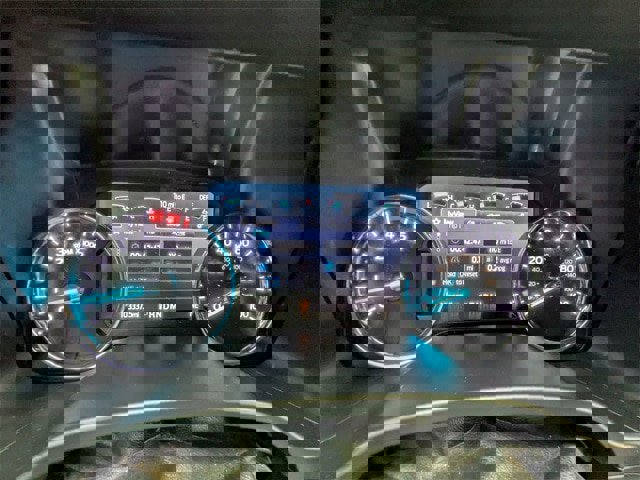 Certified 2020 Ford F350 Platinum w/ FX4 Off-Road Package image 17