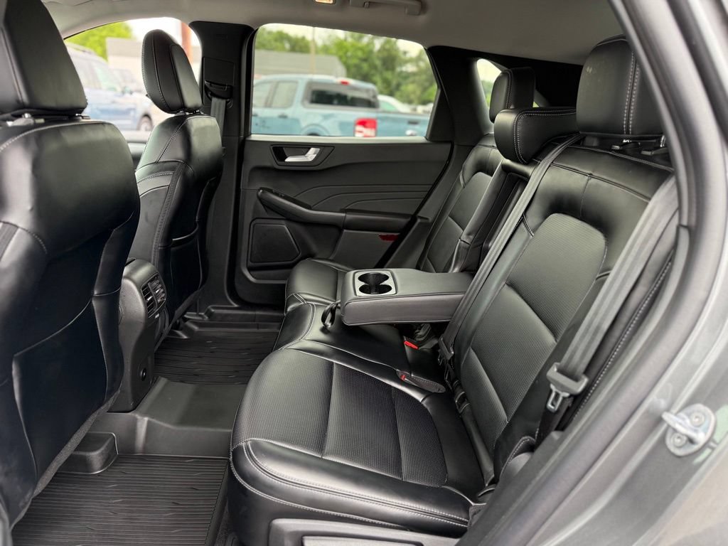 Certified 2025 Ford Escape Platinum AWD/4WD image 14